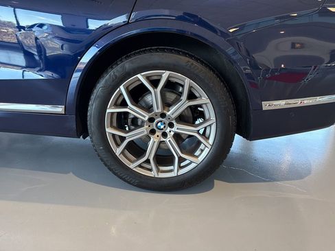 Used 2023 BMW X7 xDrive40i w/ Executive Package image 9