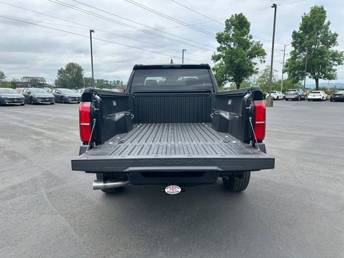 Certified 2026 Toyota Tacoma SR w/ SR Upgrade Package AWD/4WD image 12