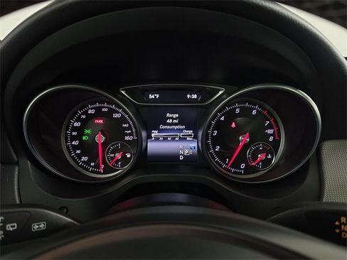 Used 2018 Mercedes-Benz GLA 250 image 11