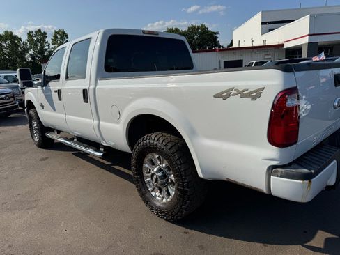 Used 2011 Ford F250 XLT w/ Snow Plow Prep Pkg AWD/4WD image 11