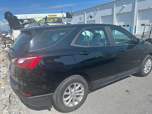 Used 2020 Chevrolet Equinox LS FWD image 2
