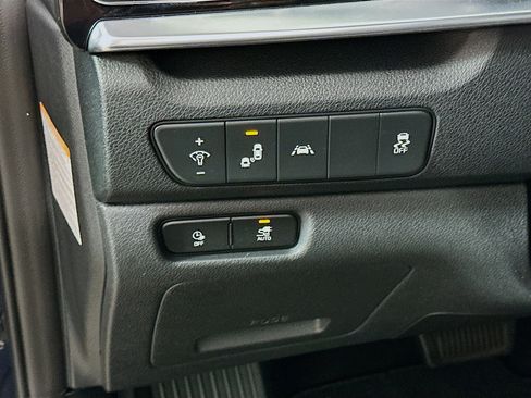 Used 2022 Kia Niro EX image 17