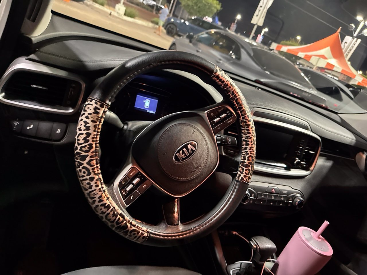 Used 2020 Kia Sorento LX AWD/4WD image 4