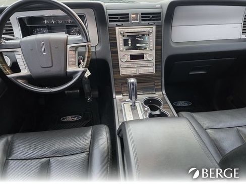 Used 2010 Lincoln Navigator 2WD image 27