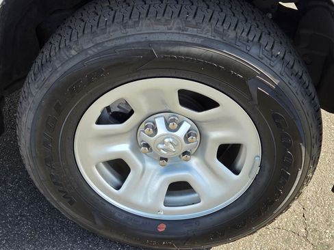 Used 2025 RAM 1500 Tradesman AWD/4WD image 9