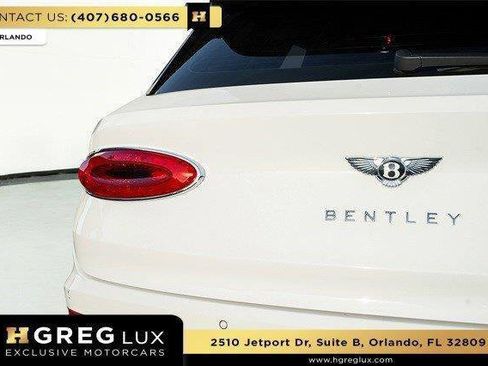 Used 2022 Bentley Bentayga AWD/4WD image 23