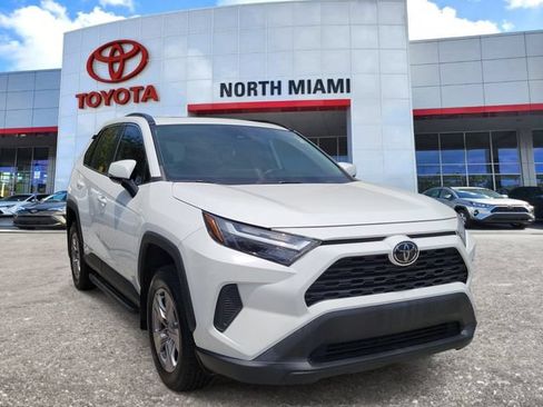 Used 2023 Toyota RAV4 XLE w/ Convenience Package FWD image 1