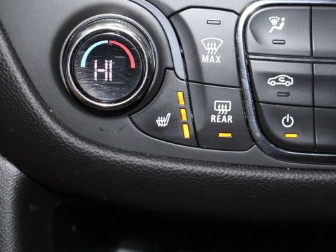 Used 2021 Chevrolet Equinox LT image 32