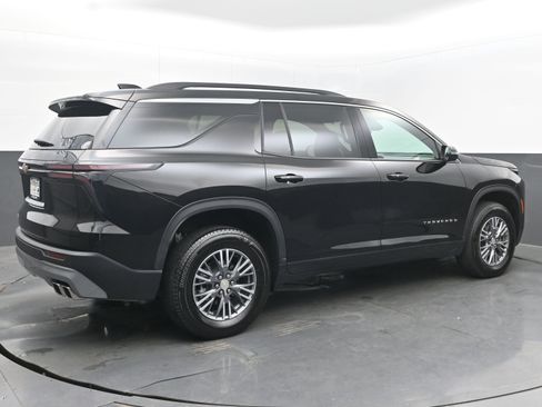 Certified 2025 Chevrolet Traverse LT image 9