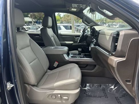 Used 2022 GMC Sierra 1500 SLT w/ SLT Premium Plus Package AWD/4WD image 29