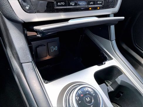 Used 2020 Ford Explorer XLT w/ Comfort Package RWD image 31