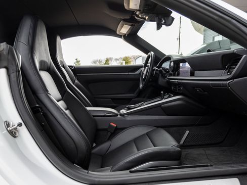 Certified 2022 Porsche 911 Carrera image 35