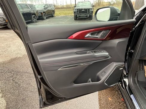 New 2026 Chevrolet Traverse RS w/ LPO, Floor Liner Package image 9