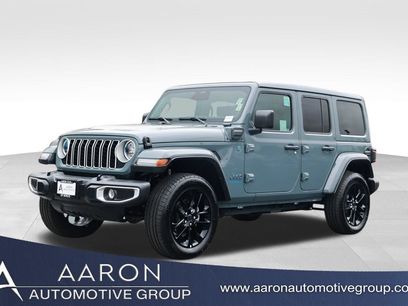 Used 2025 Jeep Wrangler Unlimited Sahara w/ Safety Group