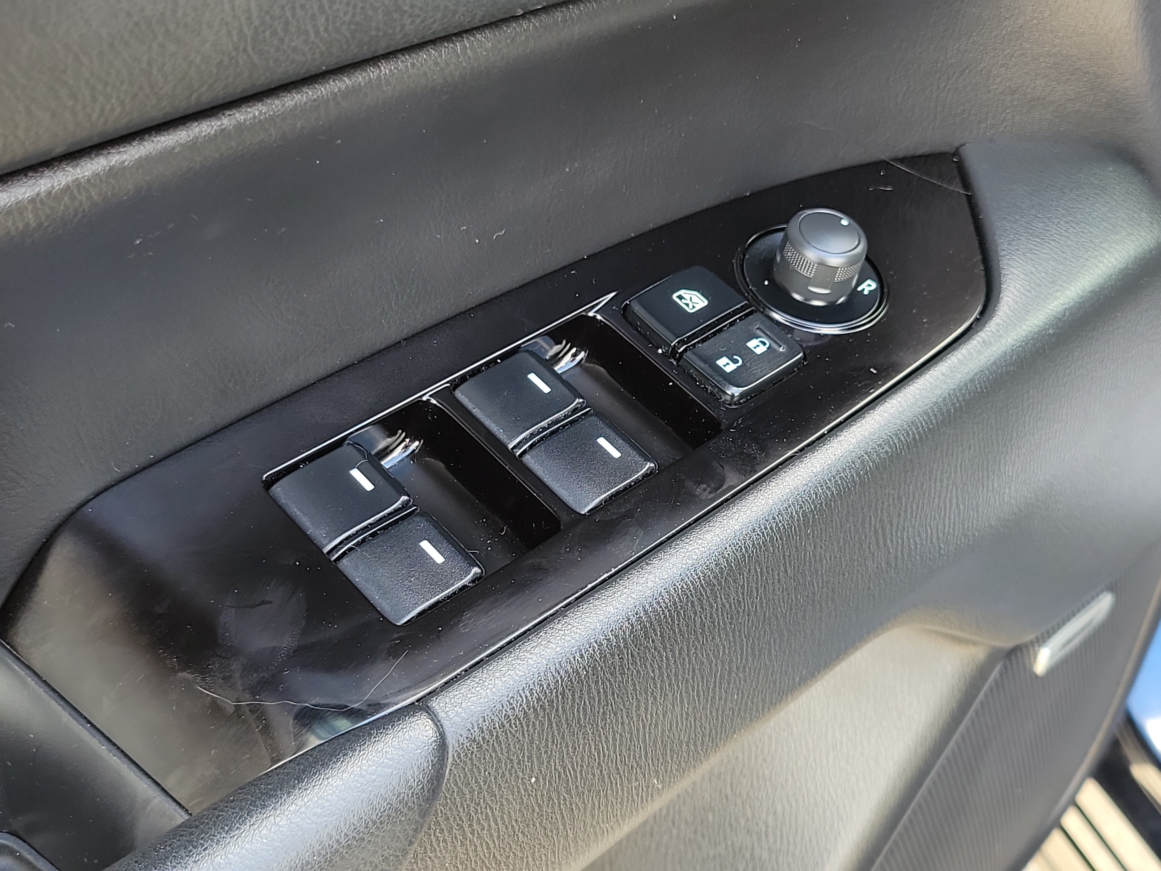 Used 2018 MAZDA CX-5 Touring w/ Preferred Equipment Package FWD image 16