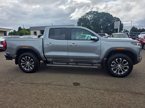 Used 2024 GMC Canyon Denali AWD/4WD image 8