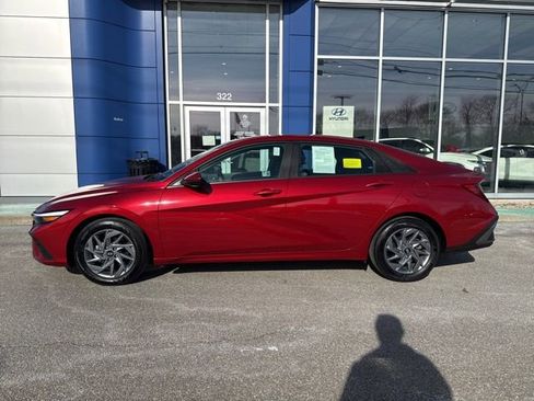 Certified 2024 Hyundai Elantra SEL image 11
