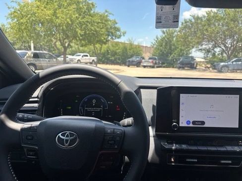 Used 2026 Toyota Camry SE w/ Convenience Package FWD image 10