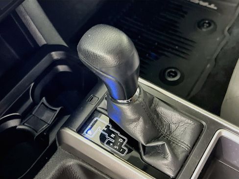 Used 2021 Toyota Tacoma SR5 RWD image 23