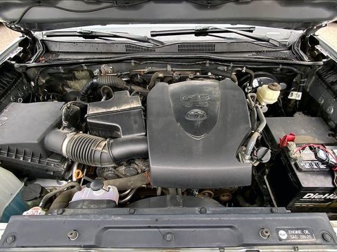 Used 2018 Toyota Tacoma SR5 image 30