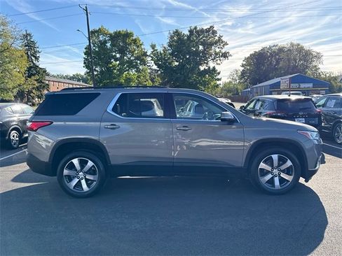 Used 2019 Chevrolet Traverse LT w/ LT Premium Package image 7