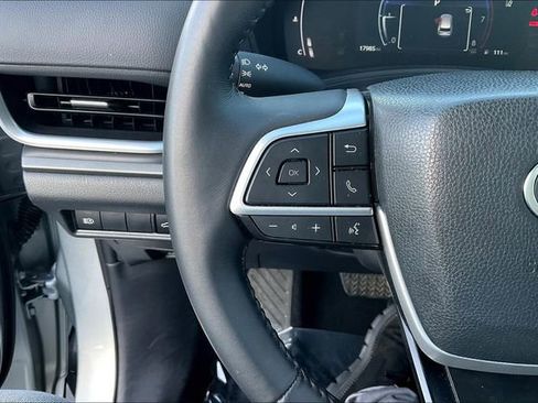 Used 2024 Toyota Grand Highlander AWD image 18