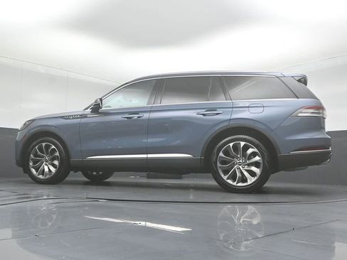 Used 2025 Lincoln Aviator AWD image 40
