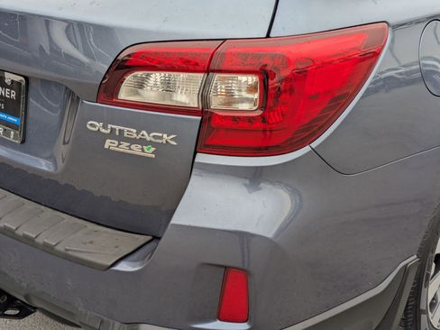Used 2015 Subaru Outback 2.5i Limited image 11