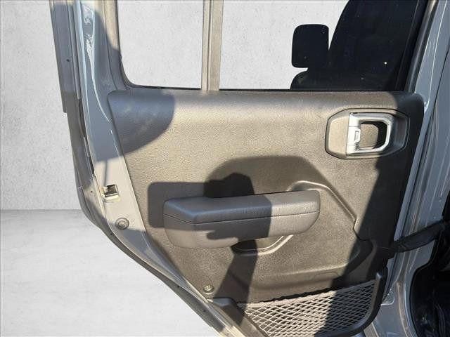 Used 2023 Jeep Wrangler Unlimited Sport AWD/4WD image 16