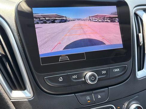 Used 2023 Chevrolet Malibu LT FWD image 24