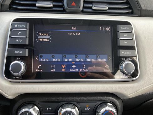 Used 2022 Nissan Versa SV image 16