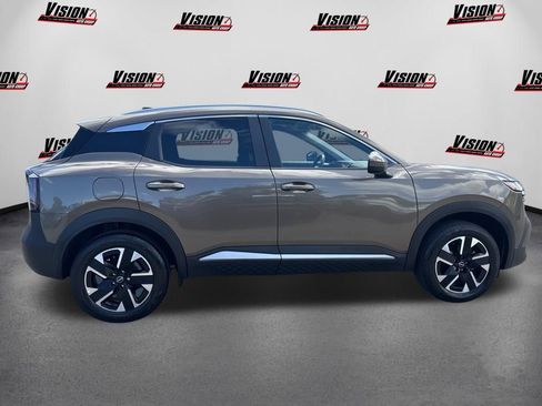 Certified 2025 Nissan Kicks SV w/ SV Premium Package AWD/4WD image 4