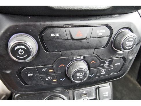 Used 2019 Jeep Renegade Altitude w/ Quick Order Package 2XM AWD/4WD image 28