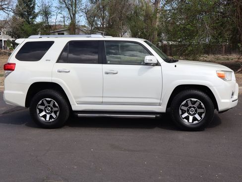 Used 2011 Toyota 4Runner SR5 image 3