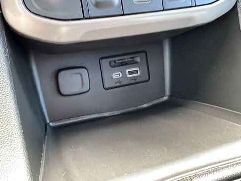 Used 2023 GMC Acadia AT4 w/ Technology Package AWD/4WD image 29