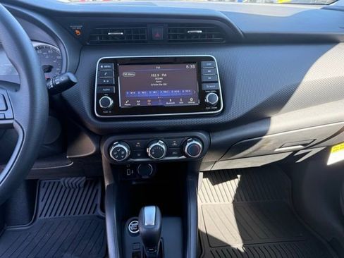 New 2025 Nissan Kicks Play S image 21