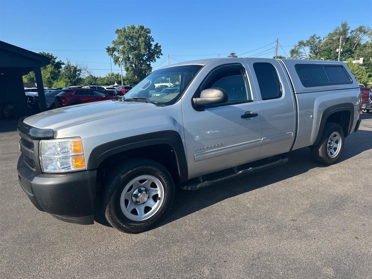 Used 2010 Chevrolet Silverado 1500 W/T RWD image 2