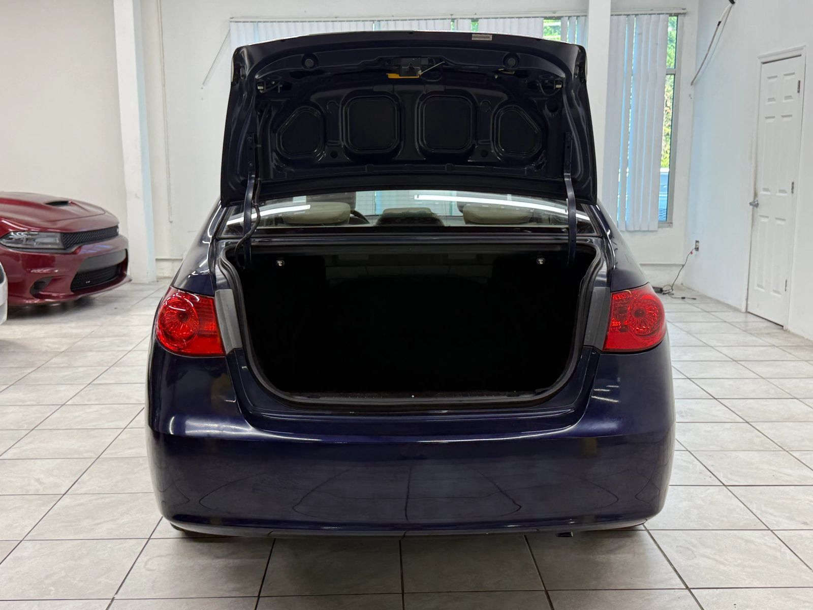 Used 2010 Hyundai Elantra GLS FWD image 18