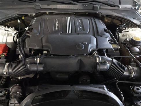 Used 2017 Jaguar XE Premium AWD/4WD image 28