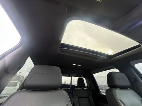 Used 2022 GMC Sierra 3500 Denali w/ Denali Ultimate Package image 27