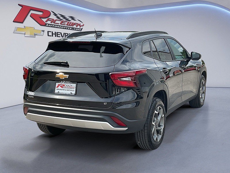 Used 2025 Chevrolet Trax LT FWD image 5