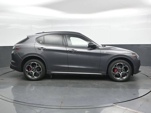 Used 2024 Alfa Romeo Stelvio Ti AWD/4WD image 4