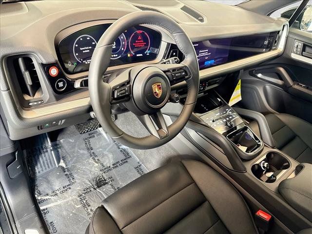 Certified 2026 Porsche Cayenne AWD/4WD image 4