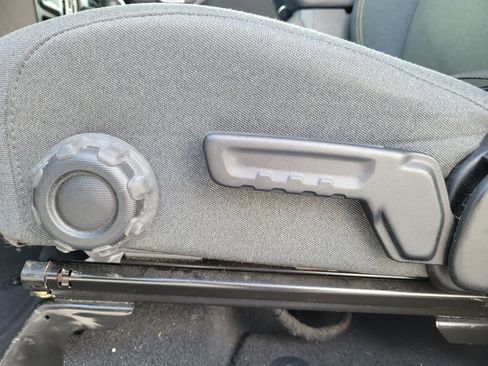 Used 2024 Jeep Wrangler Sport S image 21