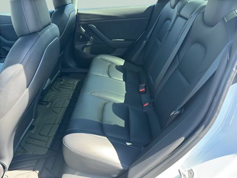 Used 2021 Tesla Model 3 Standard Range Plus RWD image 13