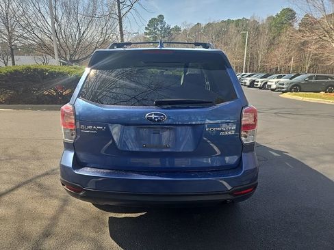 Used 2017 Subaru Forester 2.5i Premium w/ All-Weather Package image 11