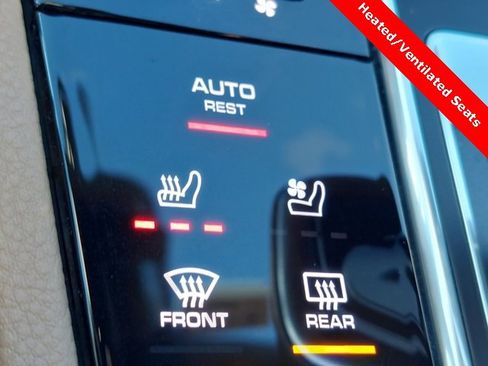 Used 2023 Porsche Cayenne Platinum Edition image 16