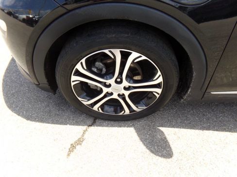 Used 2020 Chevrolet Bolt Premier image 36