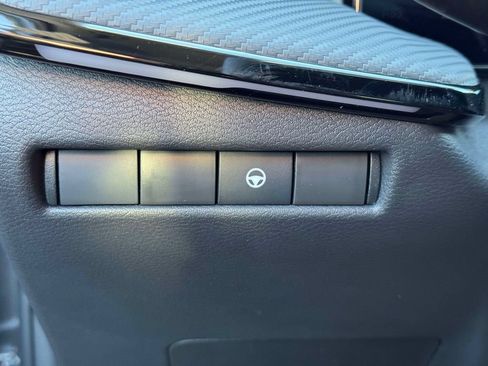 Used 2025 Nissan Kicks SR AWD/4WD image 19