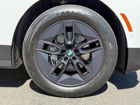 Used 2024 BMW iX xDrive50 AWD/4WD image 15